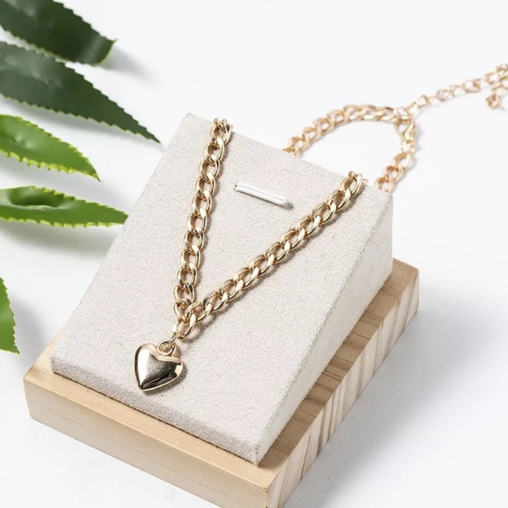 3/$30 💛 Gold Heart Chain Choker - Picture 5 of 8